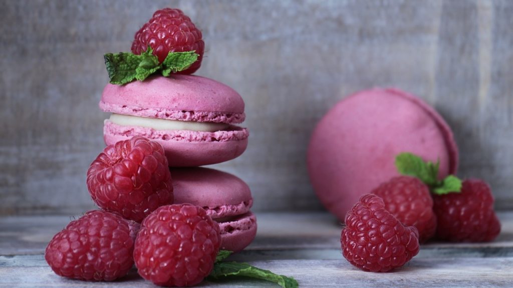 pink macarons and raspberries